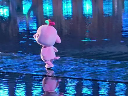 11月1日,开幕式彩排现场的大湾鸡🌝
#十五运彩排
#大湾鸡