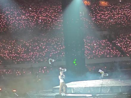 #薛之谦演唱会
四面台体验超好,这次在看台居然比上次在内场更近距离看到你,效果一绝!
都给我去看万兽之王!!!!