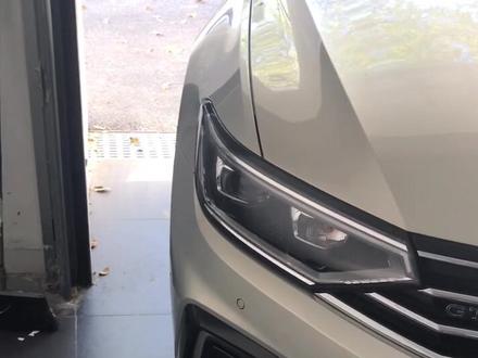 关于车内USB接口和信号接收区域
(大众迈腾GTE)