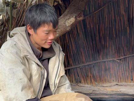 张家界荒野求生挑战赛
网友质疑没胡子就是有内幕?
建哥建弟:无聊的时候胡子自然就没了#七星山杯 #荒野求生 #七星山杯荒野求生