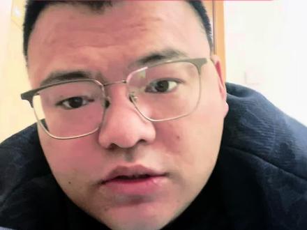 哼斗金地阅峯小区房价,凭啥现在还这么贵? #東哥聊房 #金地阅峯 #一个敢于说真话的房产人 #桥西区