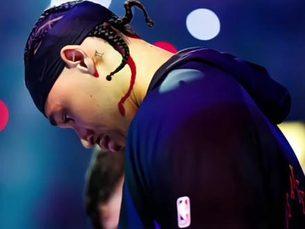 艾顿末节遭遇雪藏?!海斯代替上镇,秀出实战胯下扣篮#海斯 #东契奇 #湖人 #艾顿