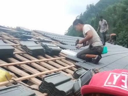 有要盖琉璃瓦的联系我,包工包料70块钱一个平方