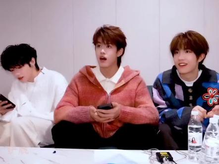 #朱志鑫#张极#苏新皓#C83
认真的朱+开朗的极+懵懵的苏=C83