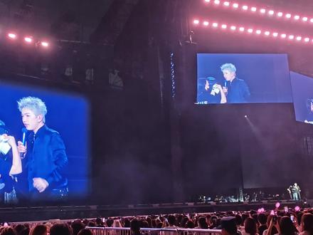 颜人中世巡深圳站 爆笑talk 颜人中世巡深圳站
唱完destiny裤子裂了以后的talk,我是zzgg的说话粉,哈哈哈,好搞笑的talk#颜人中 #颜人中世巡深圳站 #如果你也听颜人中 #欢迎收看我的追星日记 #爱上台男是我的宿命