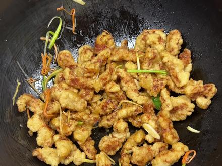 酸甜适中 外酥里嫩 #美味 #焦烧肉条 #锅包肉条
