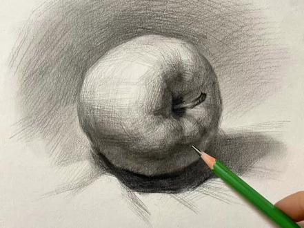 沉浸式排线|素描这样画苹果太简单了!#画画 #绘画 #素描 #美术生 #零基础学画画 @抖音小助手