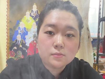 第一次与黄小跑先生的见面,早知道给他拿个鸡腿好了。#民间故事 #本故事纯属虚构