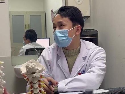 #仁济医院#外科医生#骨质疏松#疼痛#如何补钙
关注我,有问题留言,评论区下方为您解答疑问!