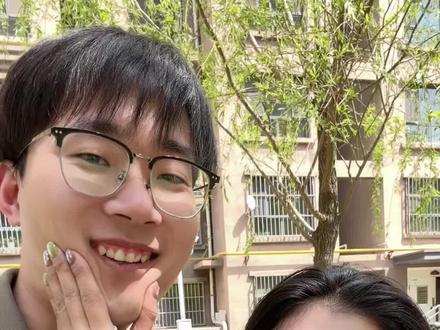 和王老师假期约会的vlog来喽~期待下次见面吧@理化星空班-王雁升 #异地恋见面 #约会 #王老吉和果丹皮