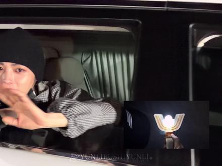 2026.3.16侯明昊碧血蝉下班
给哥哥看变身器
提醒桃桃们还没开始开票
#侯明昊 #杨无间 #碧血蝉 #下班