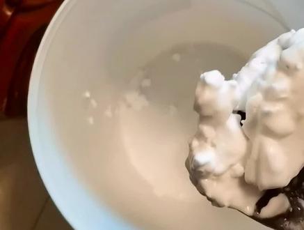 这是我第1次制作天花粉,整个过程有点长,不过结果很漂亮…喜欢的点赞收藏,顺便点个+哦#三农 #农村生活 #老手艺 #大山深处自然美