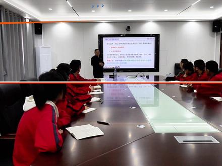 清华大学教授亲临烟台市中英文高级中学,助力学子圆梦清华。 #热点 #清华大学 #圆梦 #高考