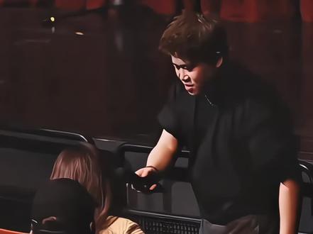 #有什么大不了 “少看点毒鸡汤吧,实际百分之八九十的男人一个月才五六千”#脱口秀 #情感共鸣