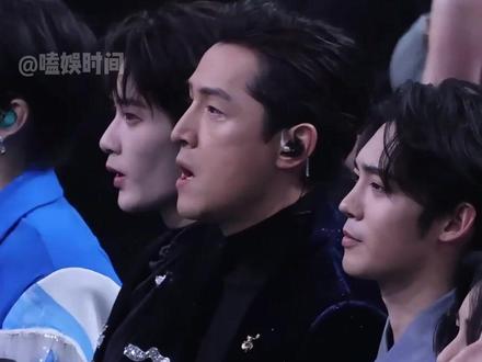 为何男星非必要不和檀健次同框?直到看见《何不同舟渡》的路人镜头,才知“六边形战士”的含金量#檀健次 #胡歌 #檀健次何不同舟渡应援 #影娱热点团 #内容启发搜索