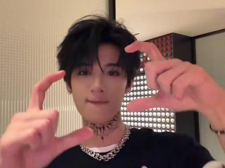 张峻豪ss:没有被选中的义务!#张峻豪 #私生 #张峻豪私生 #搞笑文案