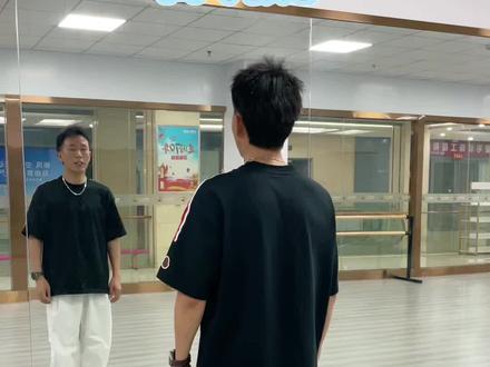 原创舞步(小花),教学视频 #舞步小花教学视频 #舞蹈小花 #何老师原创作品 @50岁的何老板