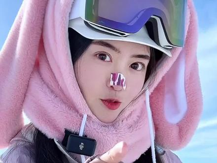 今天给你们分享我自己觉得好用的国产滑雪镜,有其他好用装备欢迎交流哦!#滑雪镜 #滑雪装备 #国产好物