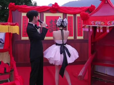〈龙浩天团队鲸渝101〉 少爷跟妹妹这CP节目效果拉🈵#龙浩天团队 #峻伊 #龙悦 @长鲸传媒 @龙浩天男团 鲸·渝101(备用号) @峻伊🤍⁹²⁸-101