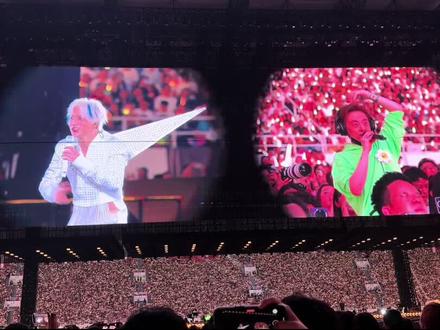 #薛之谦万兽之王 #薛之谦 3.27广州万兽之王天河体育中心这场合唱环节 绿衣小哥 如果是设计 那设计的很妙 如果是巧合 那双向奔赴以及宇宙中的相互共振更是奇妙