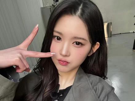 有什么不知道可以在评论区理性讨论我会回的
#ana#卢惟那 #hearts2hearts