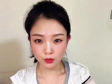 挑战第一次做的葱油饼,你觉得我做还可以吗? 酥脆掉渣,葱香浓郁,碳水的快乐谁懂啊😃#葱油饼 #在家做美食 #美食 #分享美食是对平凡生活的热爱 #做美食的小姐姐