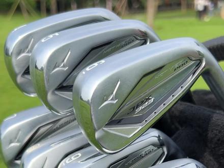 二手Mizuno美津浓 JPX923 PRO版男士远距离铁杆组,4~P一组7支,S200级105克杆身,角度强势P杆42.5度,整组杆95成新以上,没下过场#高尔夫 #小白球 #高尔夫球