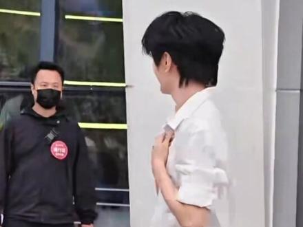 郝熠然|他的繁花大道才刚刚铺开呢 #郝熠然 #男明星 #普普 #郝熠然普普 #时尚资讯