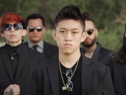 Rich Brian 逆袭 亚洲最火Rapper #rapper #说唱 #richbrian #richchigga #88rising #嘻哈 #hiphop #coachella #coachella2022 #音乐节 #七哥 #抖音户外生活节 #来撒欢吧