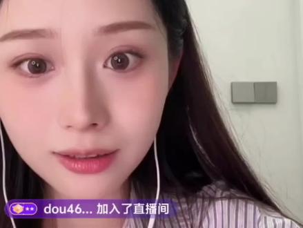 当我睡觉前刚好刷到晓慧直播说要找思潼连线!两个人就这样萌萌地连上线了哈哈哈哈哈哈
#李思潼 #王晓慧 #给阿嬷的情书 #谢南枝