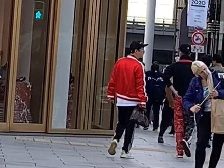 王思聪在日本银座逛街不戴口罩,被我逮住了吧哈哈#王思聪