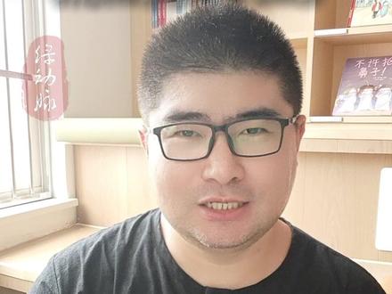 新加坡坐不住了。 3000万成本冲20亿票房,把 #新加坡 都整破防了。一封 #给阿嫲的情书 ,掀翻的不只是京圈,是整个 #中国电影 的牌桌。 #侨批文化