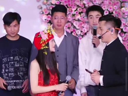 花小磊订婚 希望你们越来越好,也希望我们越来越好#舞台互动瞬间 #花小磊 #唐三妹 #风少爷