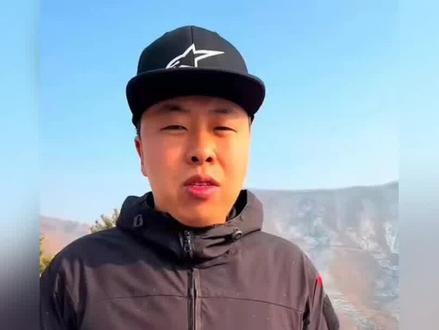 突发!曝北京机车网红“黄油腻”车祸,前一天还被告诫,张雪回应
