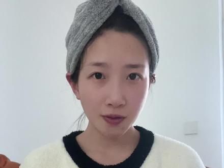 时隔两年我又用上了冷霜
虽然用起来还是很麻烦 味道很难闻 但是真的变好用一点了#宝玑米身体冷霜 #自用分享 #身体护理 #日常唠嗑