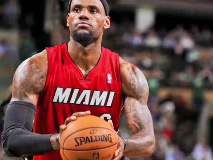 #篮球🏀 詹姆斯降薪续约会不会成为第二个韦德#湖人 #詹姆斯