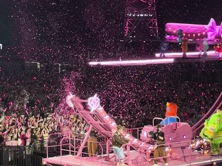 虽然没有抽中大奖 但这样近距离见面怎能不算一个大奖呢!!!@汪苏泷
#汪苏泷广州演唱会 #小泷包 #汪苏泷
#广州大学城体育中心