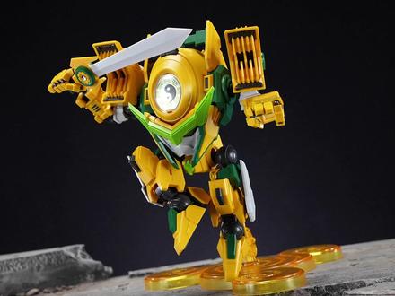 结构沿用的香蕉尊究竟是稳健迭代,还是仅仅换色? #壹理创玩 #果宝特攻 #香蕉尊 #拼装模型 #抖音模玩同好会