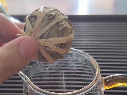 鹧鸪茶怎么泡?这份方法收好 #鹧鸪茶#凉茶#解油腻#
鹧鸪茶是一年四季都能喝的茶,无论是小孩、老人,还是大人(不管男女)都可以喝。而且它不会让人失眠,大家可以放心喝~ 路过老铁帮忙点点赞,这里感谢你的发财小手