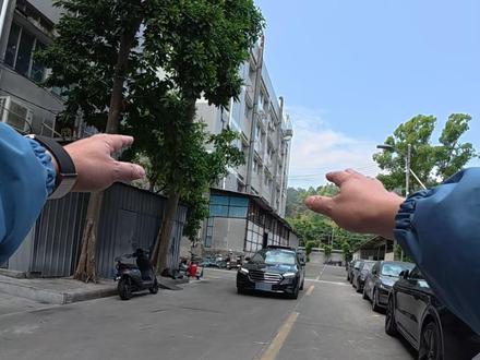 奔驰E级升级六个项目的案例 旋转高音 发光盖板 主副驾星辉面板 天窗星空膜 电动尾门 #奔驰e #奔驰e300l #奔驰e300l豪华