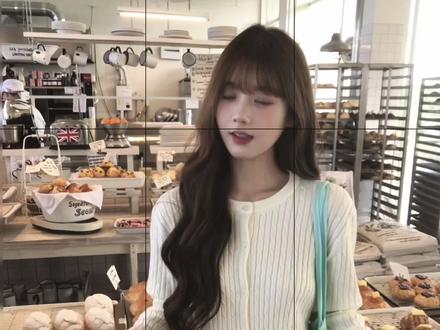 i人咖啡厅小幅度拍照姿势教程。#拍照姿势构图 #吃饭拍照技巧 #吃饭拍照姿势