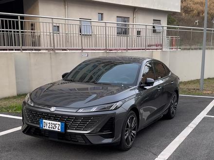 如果你刚提第四代长安逸动 还不知道车钥匙的所有功能呢 小飞这一条视频教会你第四代逸动关于遥控钥匙的所有功能#第四代逸动 #开逸动的小飞