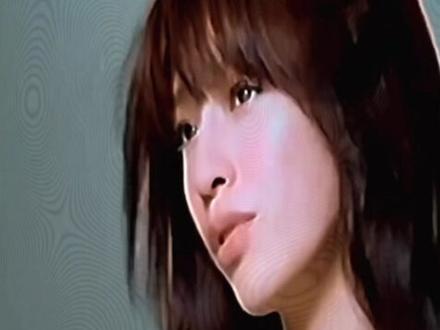 19岁的夏日单曲|你还记得那年夏天的海吗? 谁懂啊!王心凌《那年夏天宁静的海》
竟然已经发行19年了✨
熟悉的旋律一出来
瞬间拉回年少的那个夏天
评论区说说,你是从什么时候开始听的?
#王心凌 #王心凌那年夏天宁静的海 #青春回忆杀 #华语乐坛 #那些年听过的歌