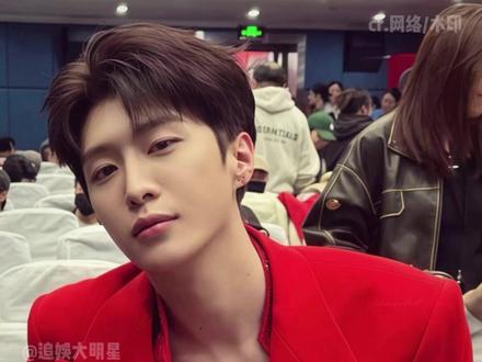 此男双商+皮相已完成内外兼修啊、、此时不赏味更待何时!#范丞丞 #春晚 #飞驰人生 #颜值 #帅哥