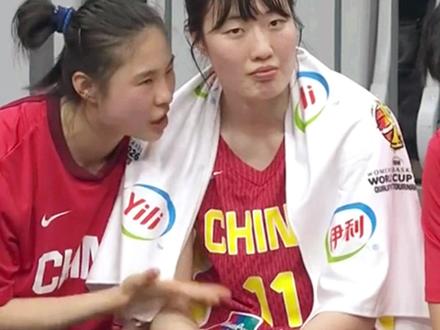 2分钟还原!中国女篮负比利时,一人表现辜负宫鲁鸣信任 北京时间3月12日,中国女篮65-80负比利时,失利主因之一,王思雨2中0一分未得还出现5失误,辜负宫指导和球迷信任,2分钟还原给球迷。