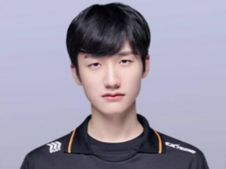 2月3日,peanut生日中文感谢粉丝,去年正式告别其十年职业生涯。#英雄联盟 #HLE #peanut生日