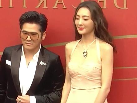 一刀两断4年后,再看曹格和吴速玲,一个演唱会饭撒折磨观众,一个彻底活出自我#曹格 #吴速玲 #曹格吴速玲 #内容启发搜索 #影娱热点团