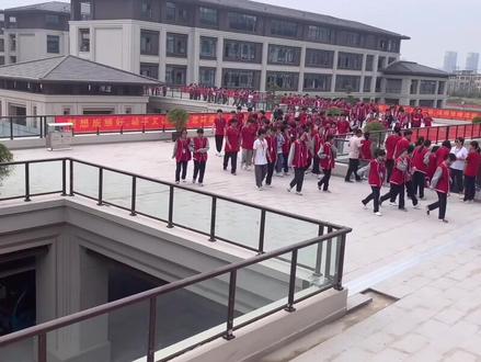 揭秘界首一中养城校区的记录第二篇。让孩子养成自律的习惯并自由健康成长,是父母送给孩子最好的礼物。