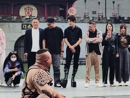 给金贼抢哭了!#清明上河园金国大将军 #创作灵感 #清明上河园#清明上河园东京保卫战#打卡清明上河园