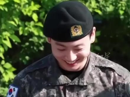 田柾国听到减肥的反应,仿佛把所有美食都想了一遍!#田柾国